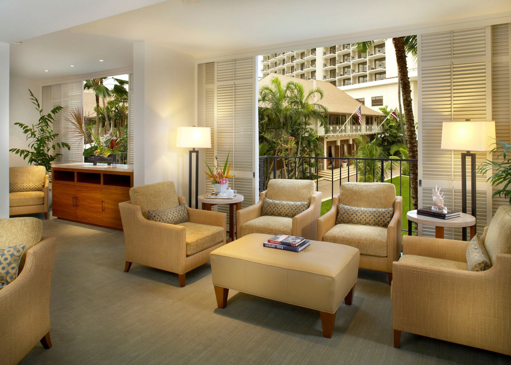 Halekulani - No Resort Fee Honolulu Interior foto Club Lounge at the Hilton Hawaiian Village
