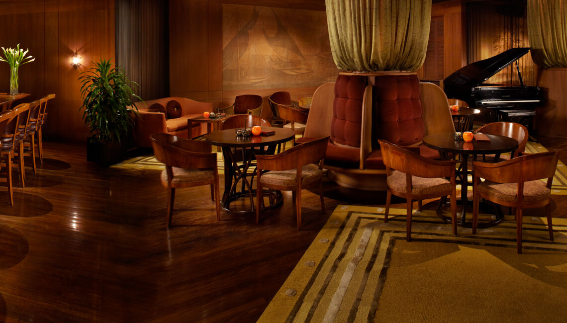Halekulani - No Resort Fee Honolulu Exterior foto The piano bar at the Westin Palace, Madrid